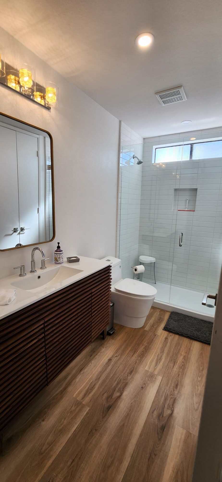 #176 – REMODELED 1-BEDROOM, 2 FULL BATH END UNIT CONDO WITH WEST VIEWS.  AVAILABLE:  NOV-DEC & MARCH & APRIL 2026