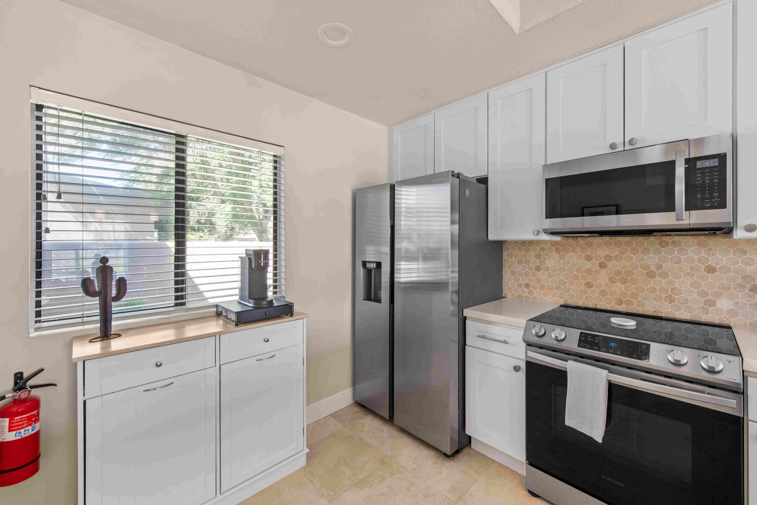 #288 – GORGEOUS 3 BEDROOM – STEPS TO SIDE POOL – AVAILABLE:  APRIL 2026