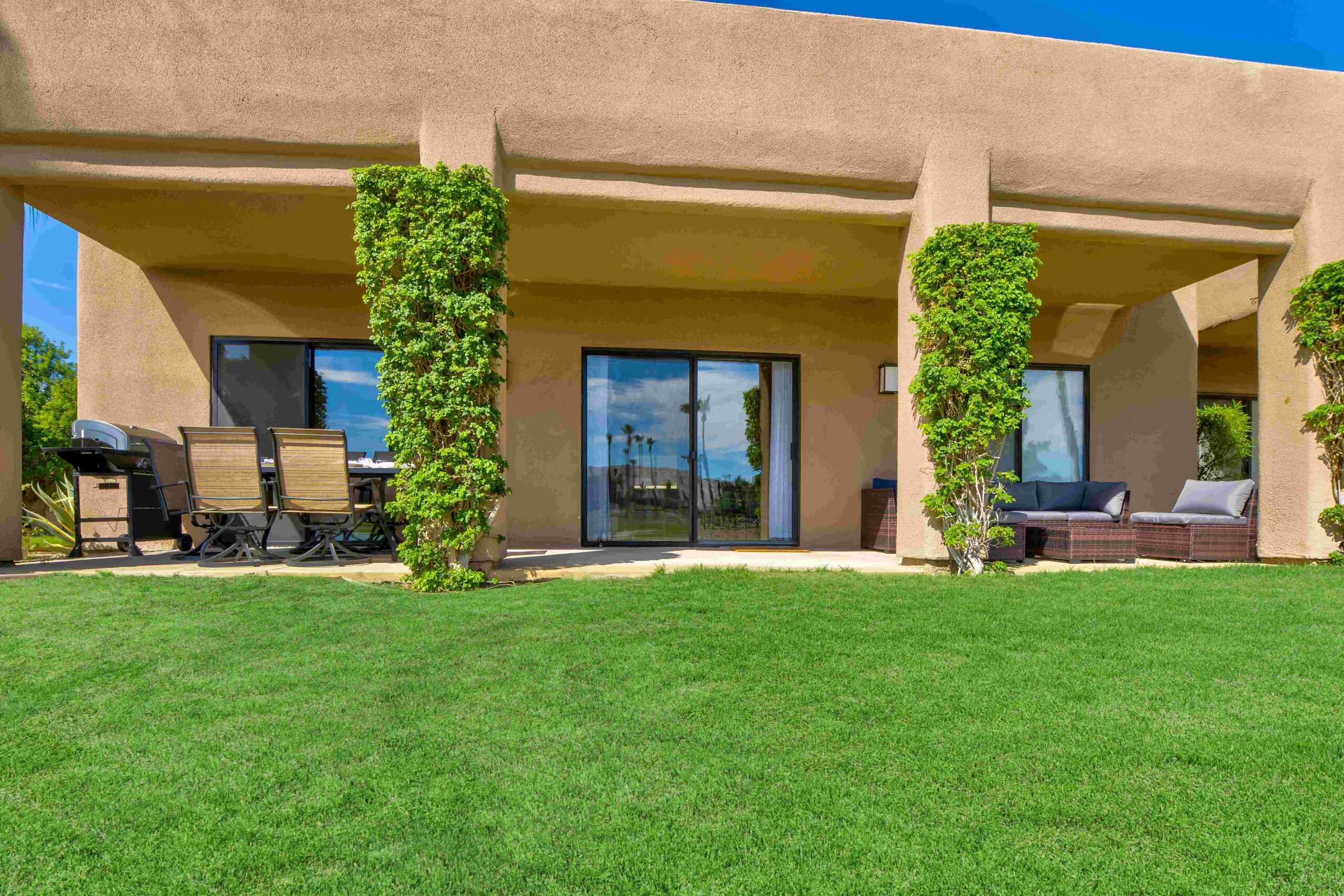 #288 – GORGEOUS 3 BEDROOM – STEPS TO SIDE POOL – AVAILABLE:  APRIL 2026