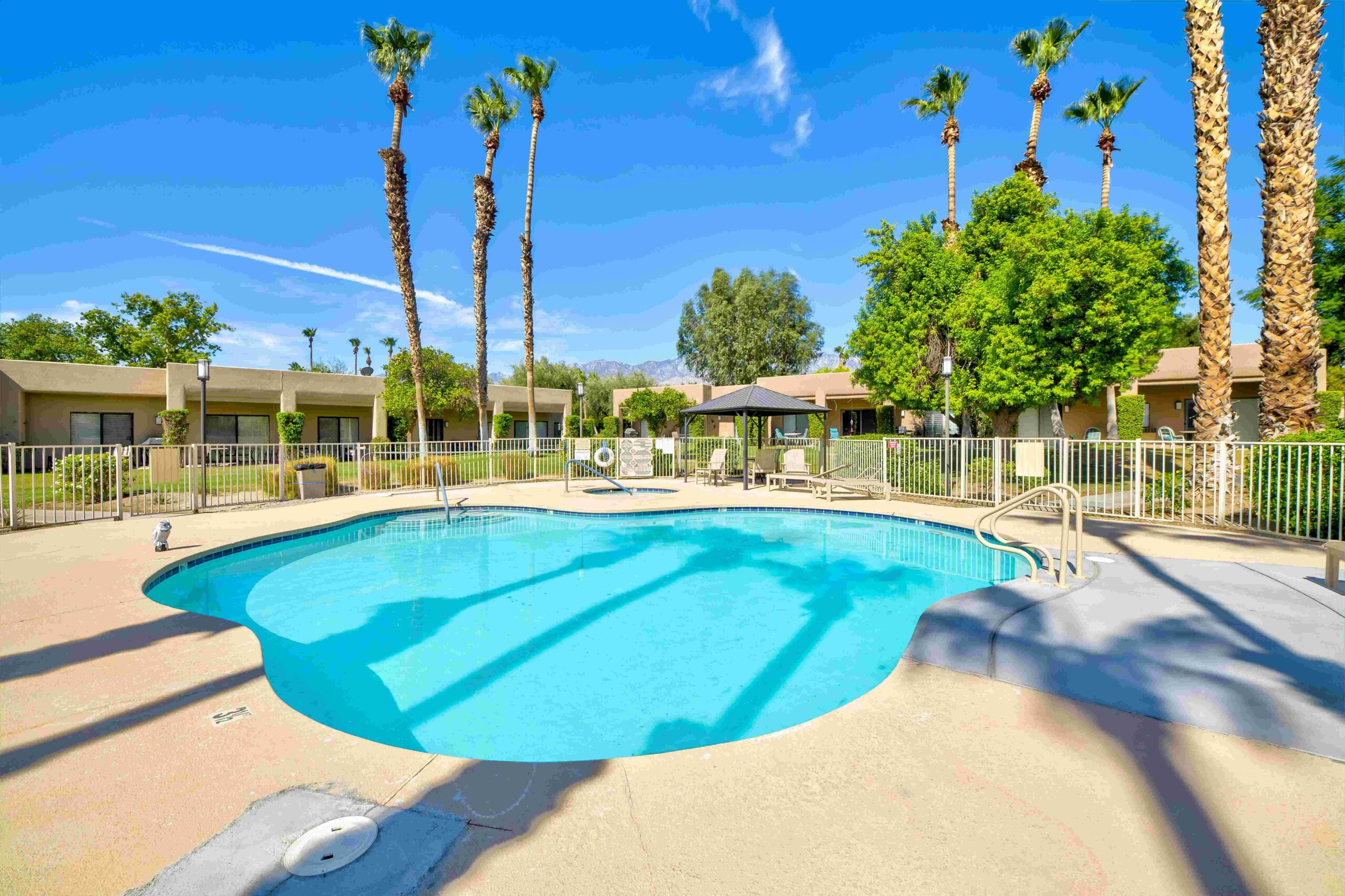 #288 – GORGEOUS 3 BEDROOM – STEPS TO SIDE POOL – AVAILABLE:  APRIL 2026