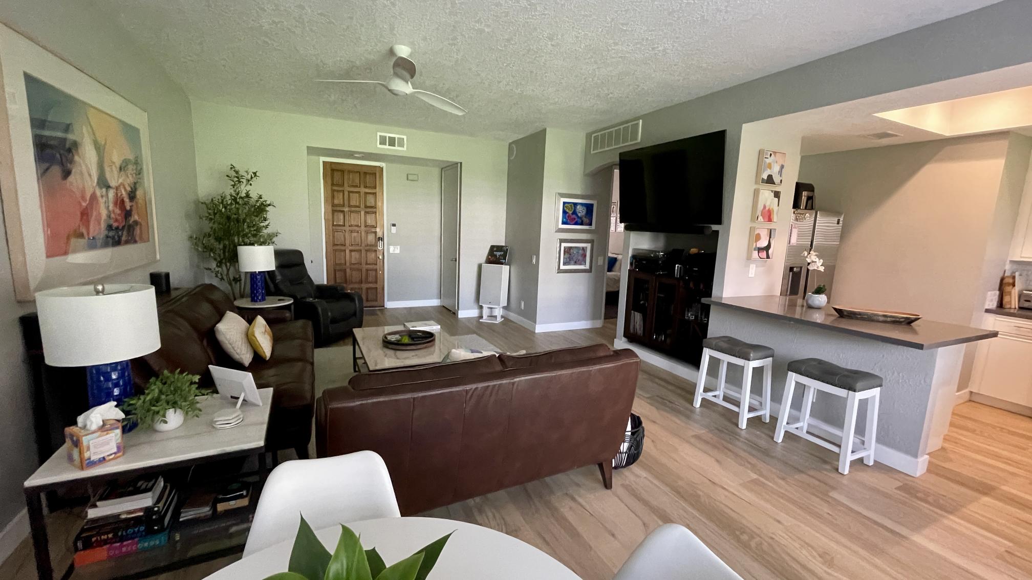 #318 – NICELY REMODELED – 2 BEDROOM END UNIT CONDO – Available:  Feb-April 2026 – Lower Price