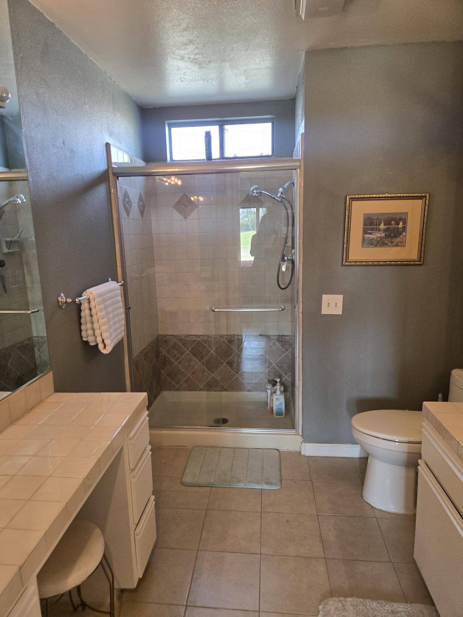 #216 – ONE BEDROOM, 2 FULL BATH CONDO – AVAILABLE FOR SEASON!