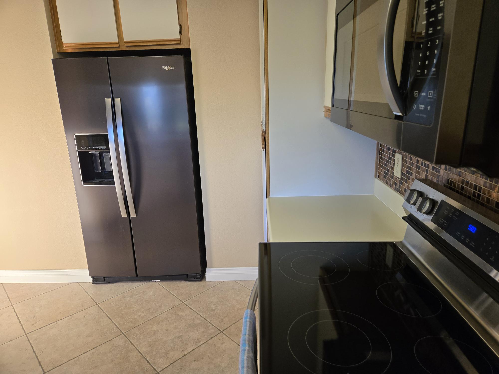 #936 – 2 Bedroom, 2 Bath Condo on Favorite Street:  Isleta – Walk to everything!  Available Now – April