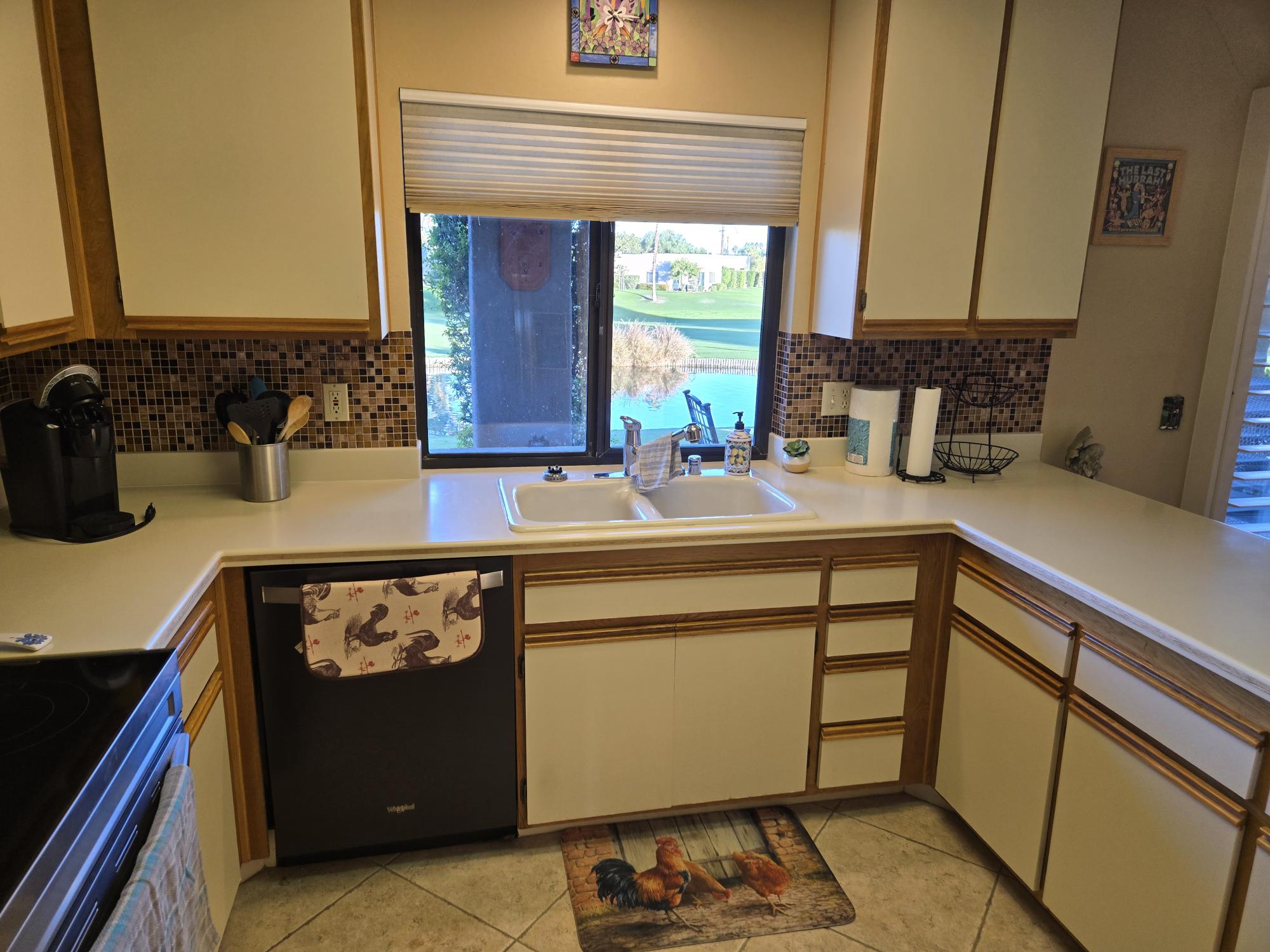 #936 – 2 Bedroom, 2 Bath Condo on Favorite Street:  Isleta – Walk to everything!  Available Now – April