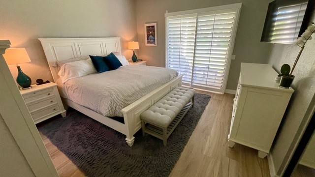 #318 – NICELY REMODELED – 2 BEDROOM END UNIT CONDO – Available:  Feb-April 2026 – Lower Price