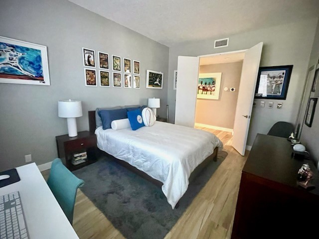 #318 – NICELY REMODELED – 2 BEDROOM END UNIT CONDO – Available:  Feb-April 2026 – Lower Price