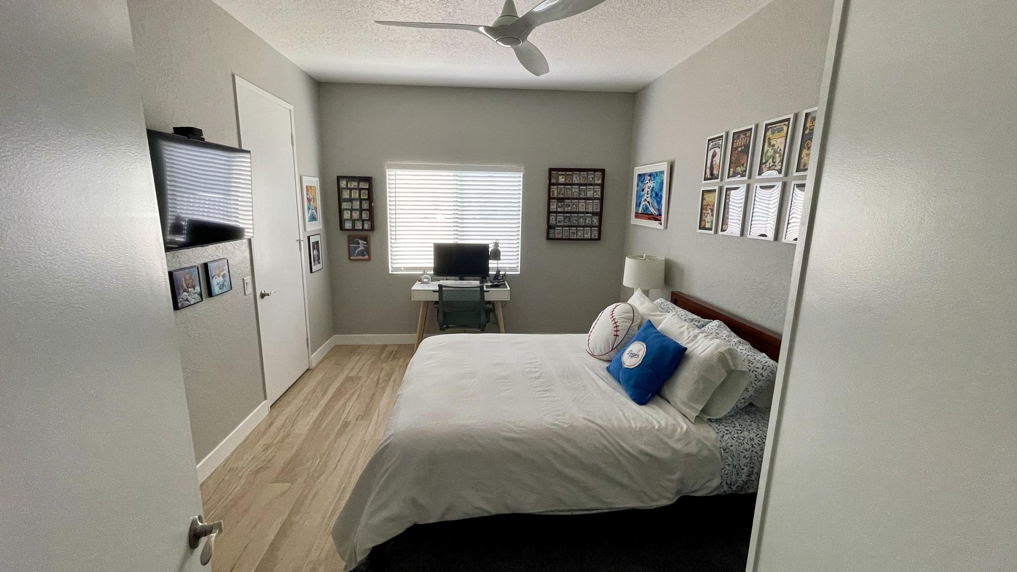 #318 – NICELY REMODELED – 2 BEDROOM END UNIT CONDO – Available:  Feb-April 2026 – Lower Price