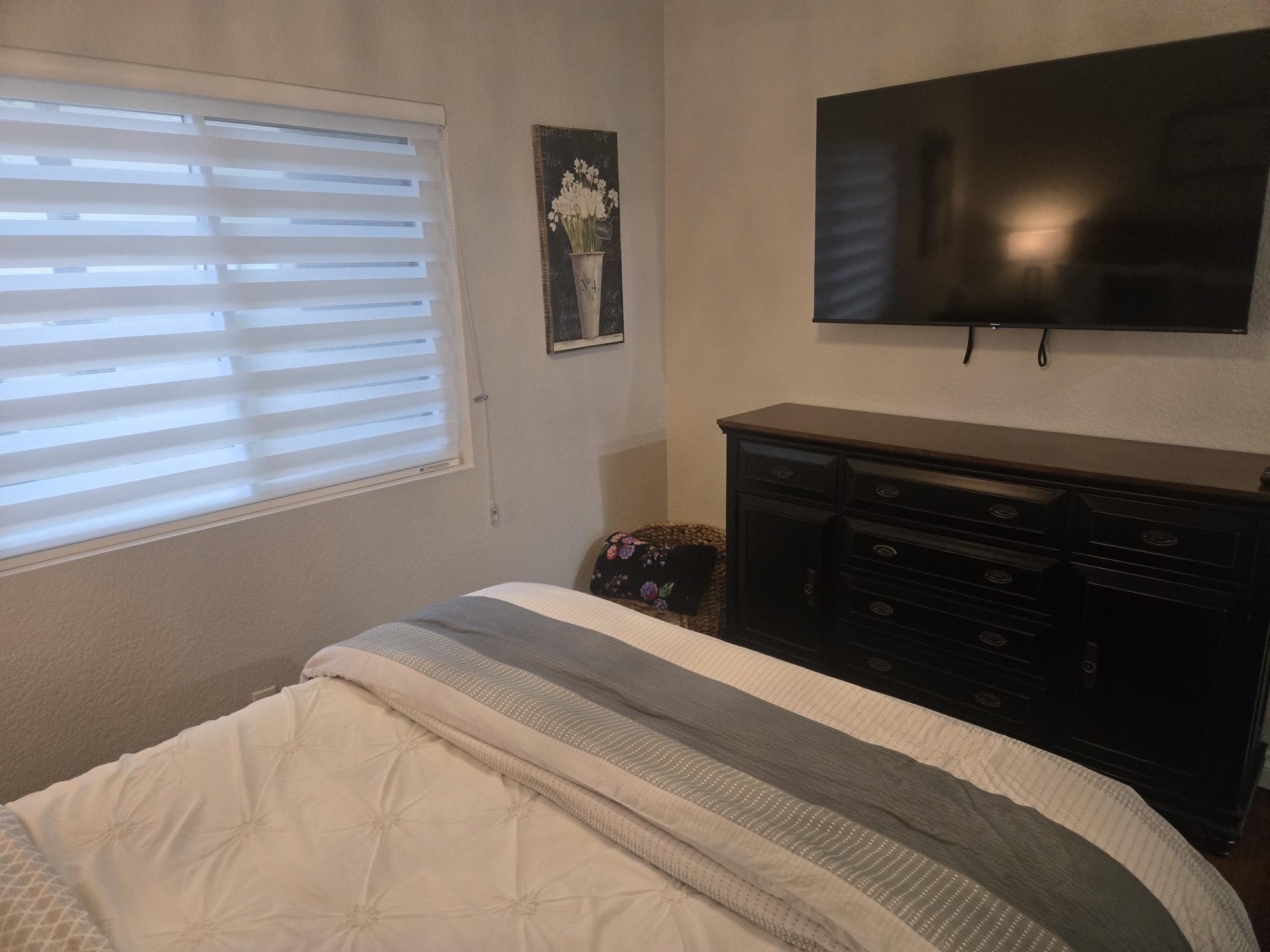 #727 – AMAZING REMODEL – 3-BEDROOM, 2-BATH CONDO WITH OUTSTANDING VIEWS – AVAILABLE MAY – DEC 2026