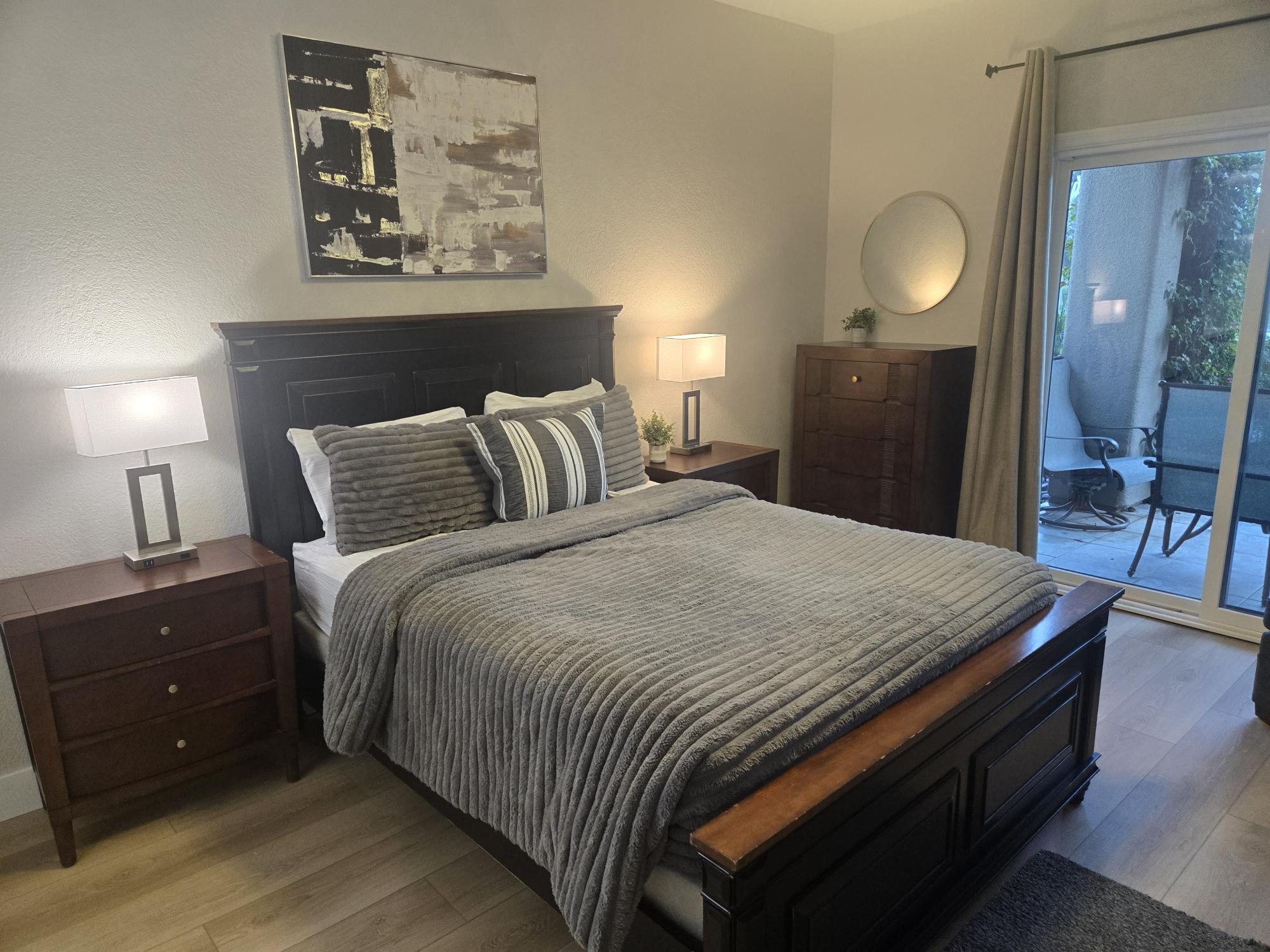 #727 – AMAZING REMODEL – 3-BEDROOM, 2-BATH CONDO WITH OUTSTANDING VIEWS – AVAILABLE MAY – DEC 2026