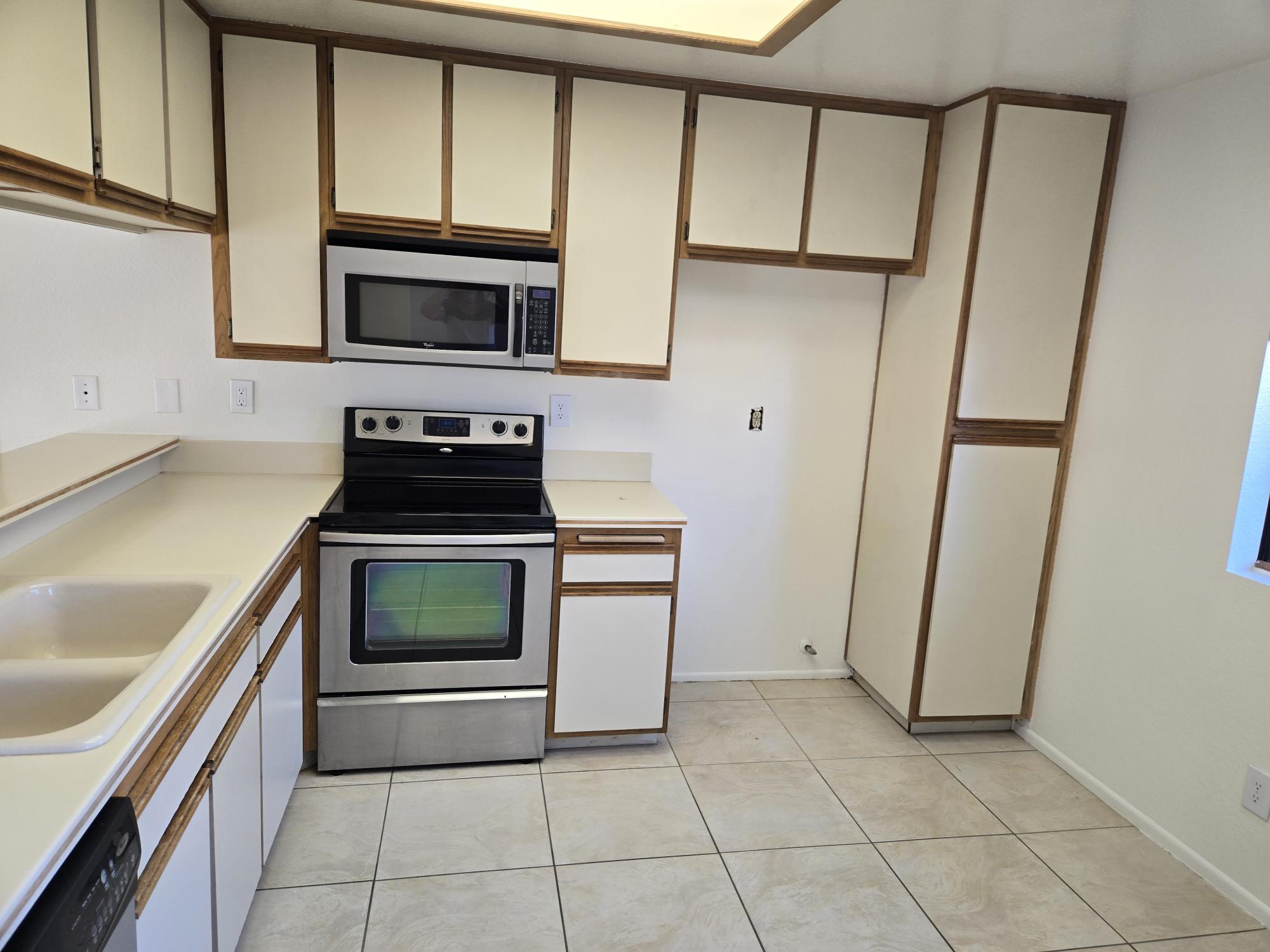 #28768 Taos Ct – 2-Master suites – AMAZING VIEWS – BEST LAYOUT – RENT IT TODAY!