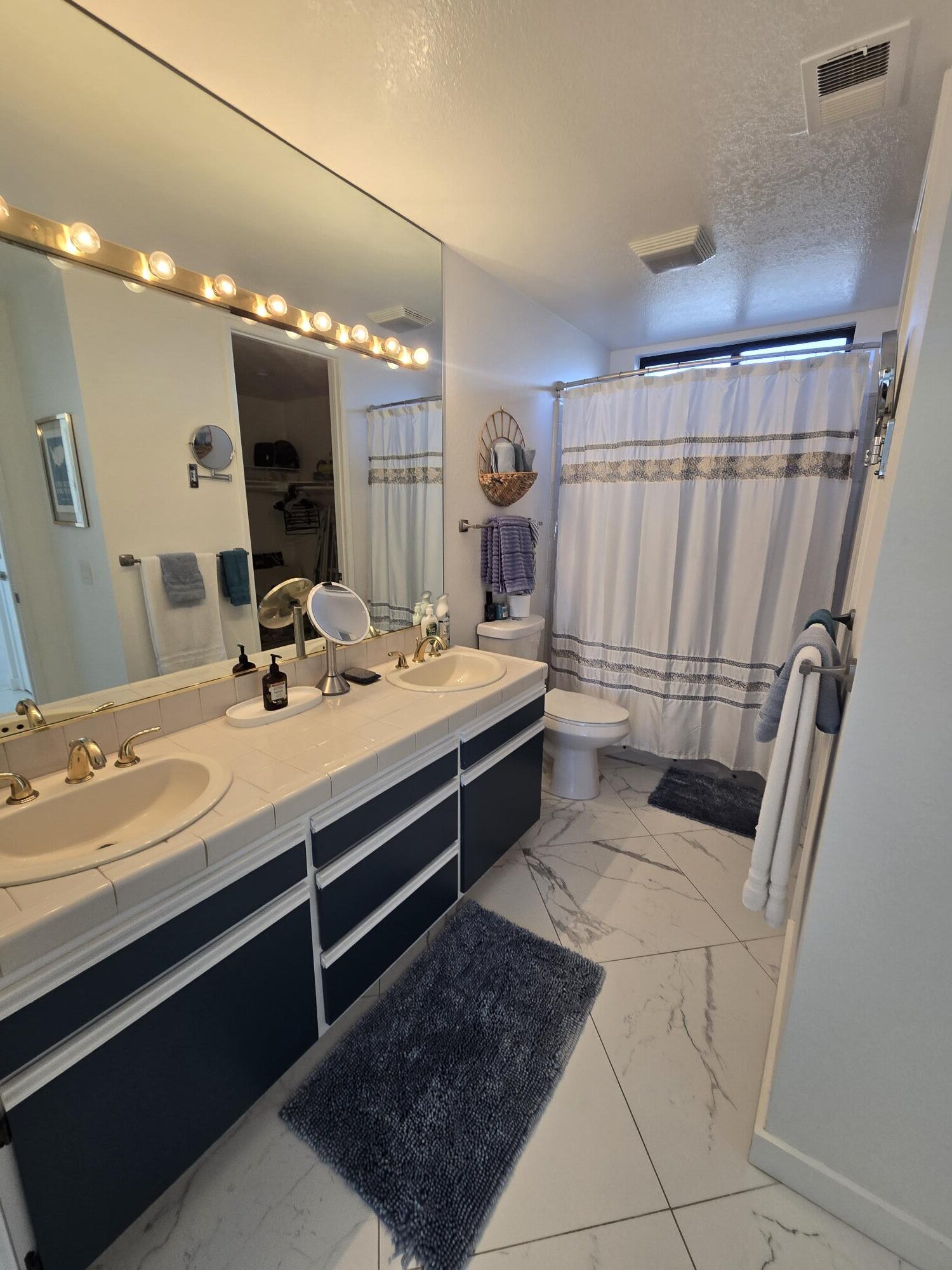 #856 – Pristine 2 Master Suite Condo –
