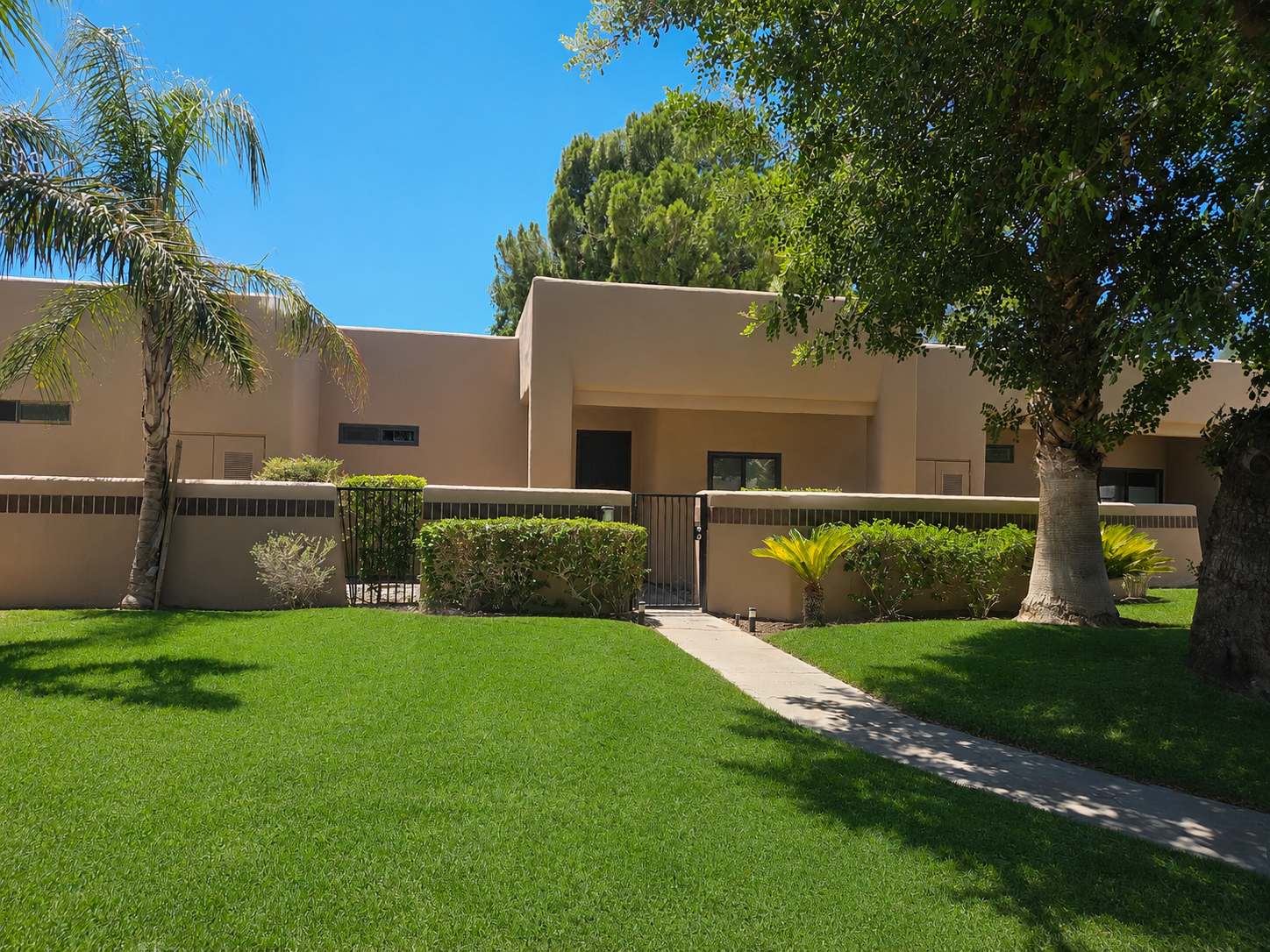 #259 – 2 MASTER STUTE CONDO – REMODELED WITH SOUTH VIEWS OF MOUNTAINS AND FAIRWAY – 417 AVAILABLE NOV-DEC AND FEB-MARCH