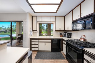 #764 2-Bedroom Condo with AMAZING South Views – Available:  Nov-Jan and April