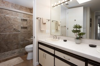 #764 2-Bedroom Condo with AMAZING South Views – Available:  Nov-Jan and April