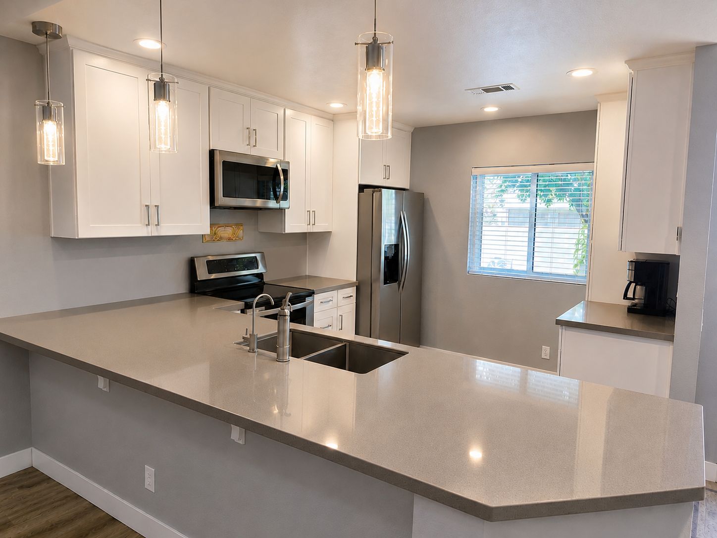 #259 – 2 MASTER STUTE CONDO – REMODELED WITH SOUTH VIEWS OF MOUNTAINS AND FAIRWAY – 417 AVAILABLE NOV-DEC AND FEB-MARCH