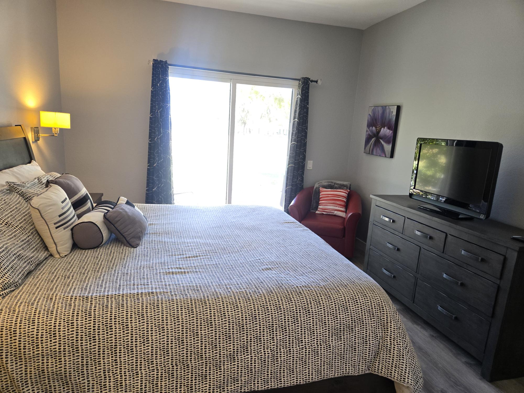 #259 – 2 MASTER STUTE CONDO – REMODELED WITH SOUTH VIEWS OF MOUNTAINS AND FAIRWAY – 417 AVAILABLE NOV-DEC AND FEB-MARCH