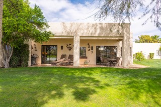 #764 2-Bedroom Condo with AMAZING South Views – Available:  Nov-Jan and April