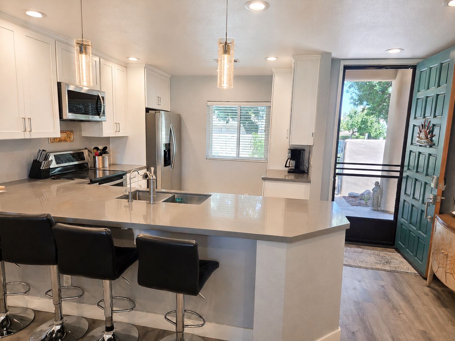 #259 – 2 MASTER STUTE CONDO – REMODELED WITH SOUTH VIEWS OF MOUNTAINS AND FAIRWAY – 417 AVAILABLE NOV-DEC AND FEB-MARCH