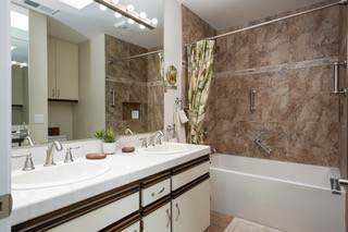 #764 2-Bedroom Condo with AMAZING South Views – Available:  Nov-Jan and April