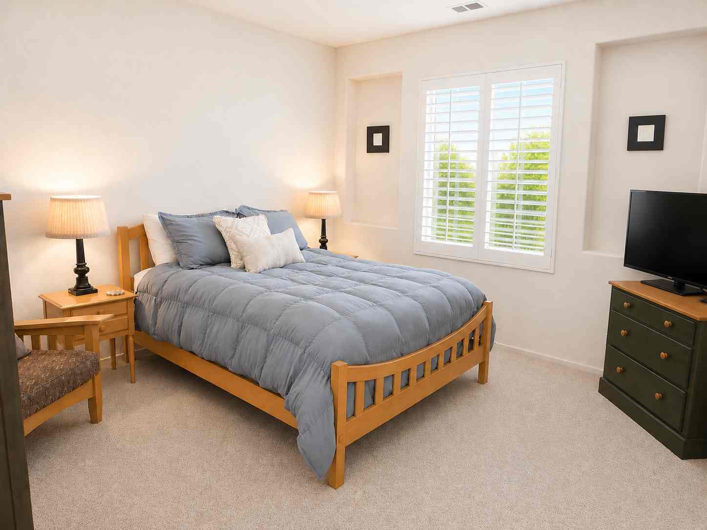 #672 – 2 Bed, 2 Bath Villa, 2-Car Garage – Views to Vista 2 Fairway & Hills  – Available May 2026 – Dec 2026