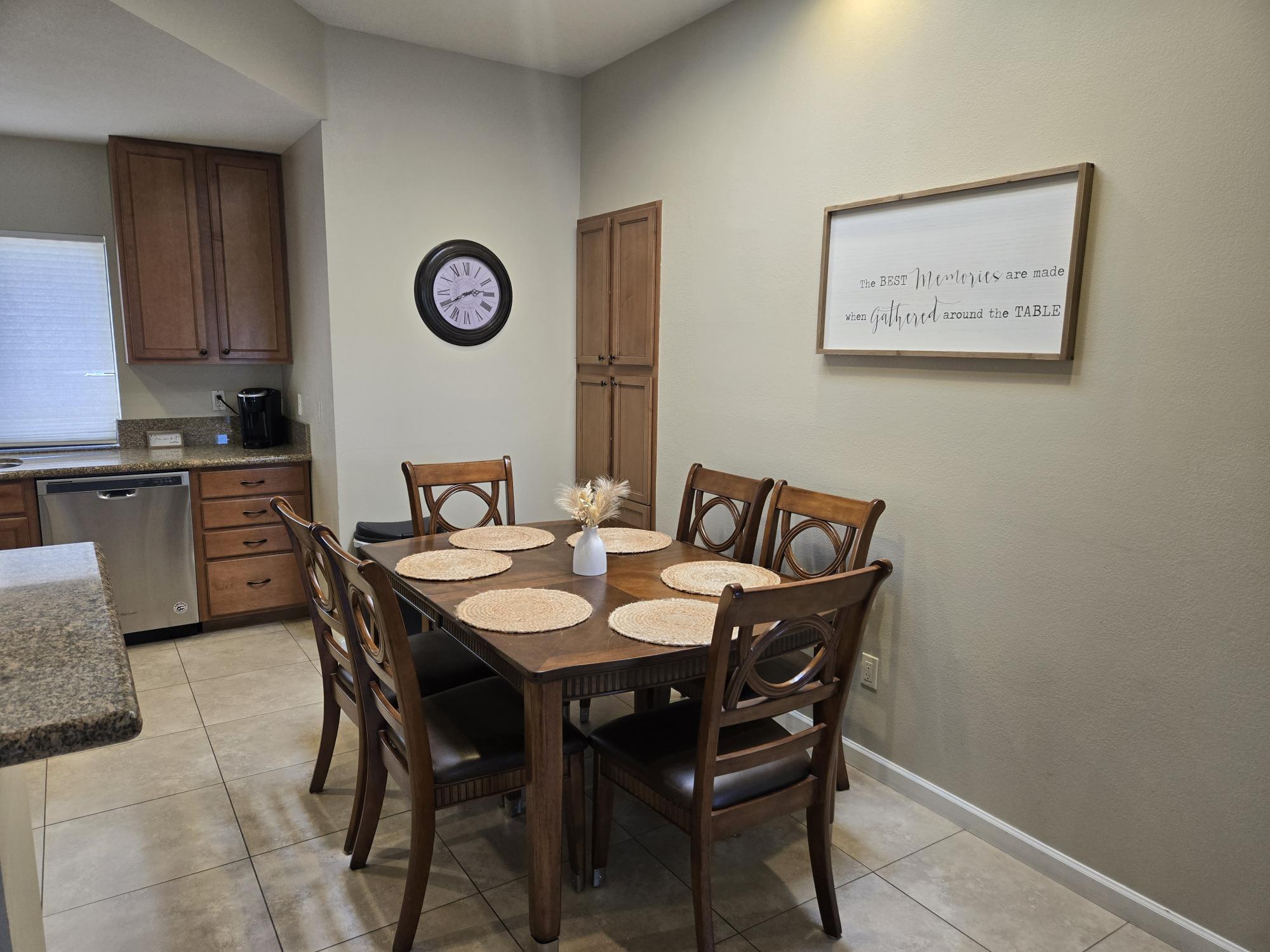 #923 – 3 BEDROOM, 2 BATH UPDATED CONDO WITH FANTASTIC VIEWS!  AVAILABLE JANUARY 2027 – PET FRIENDLY