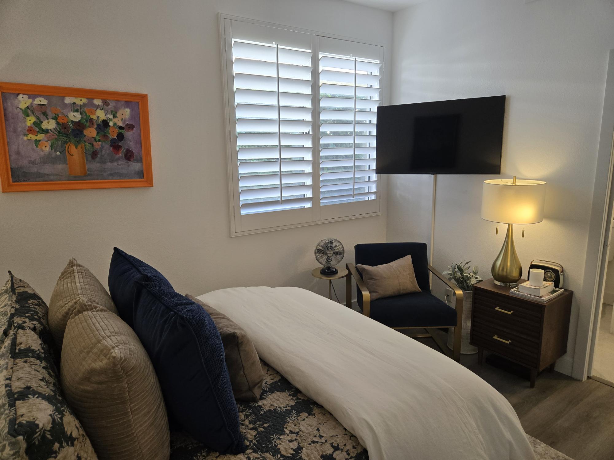 #750 – STUNNING EXECUTIVE VILLA RENTAL – 3 BEDS – 3 BATHS – EVERYTHING NEW!  AVAILABLE:  NOV-MARCH – PET FRIENDLY