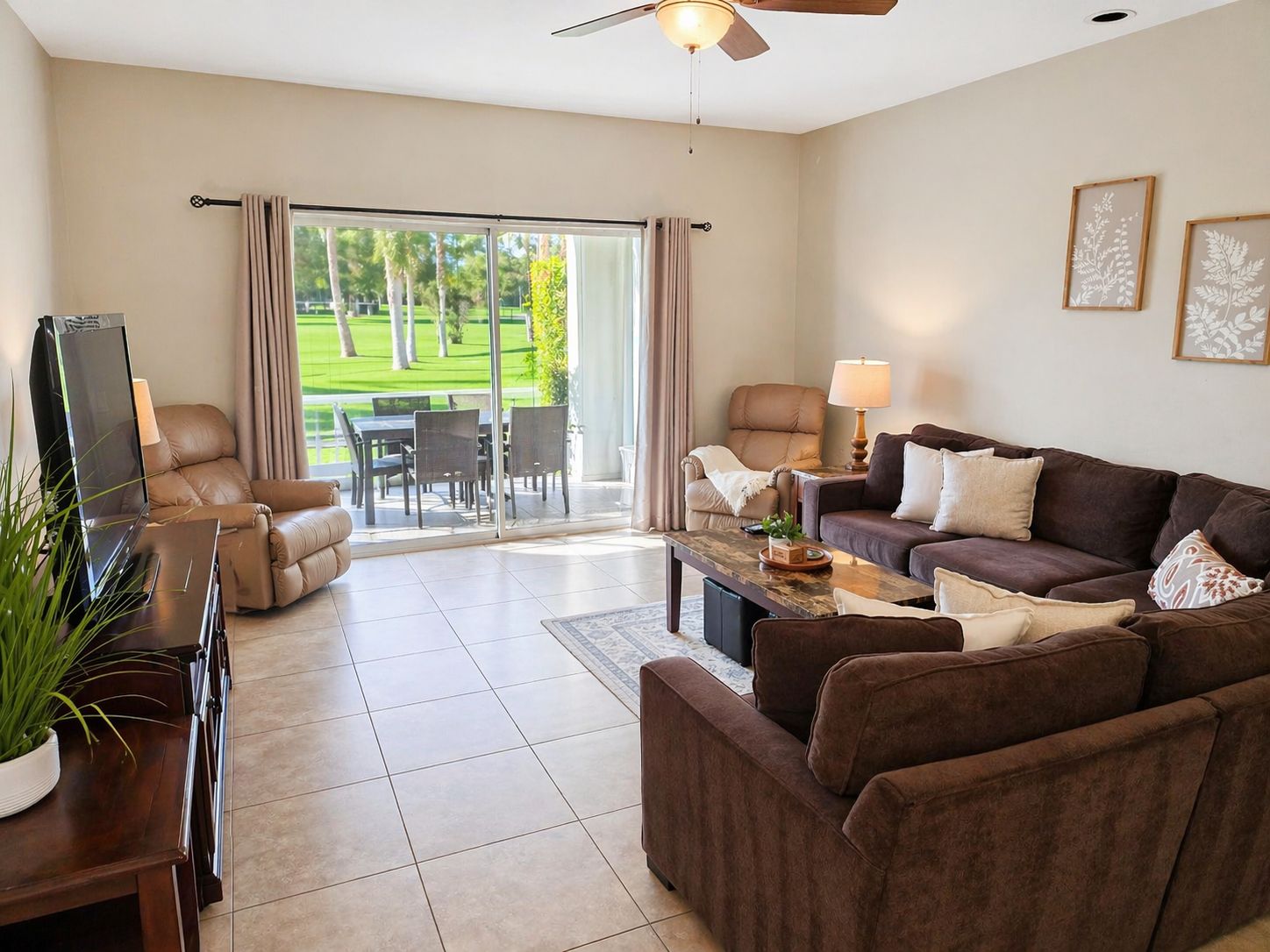 #923 – 3 BEDROOM, 2 BATH UPDATED CONDO WITH FANTASTIC VIEWS!  AVAILABLE JANUARY 2027 – PET FRIENDLY