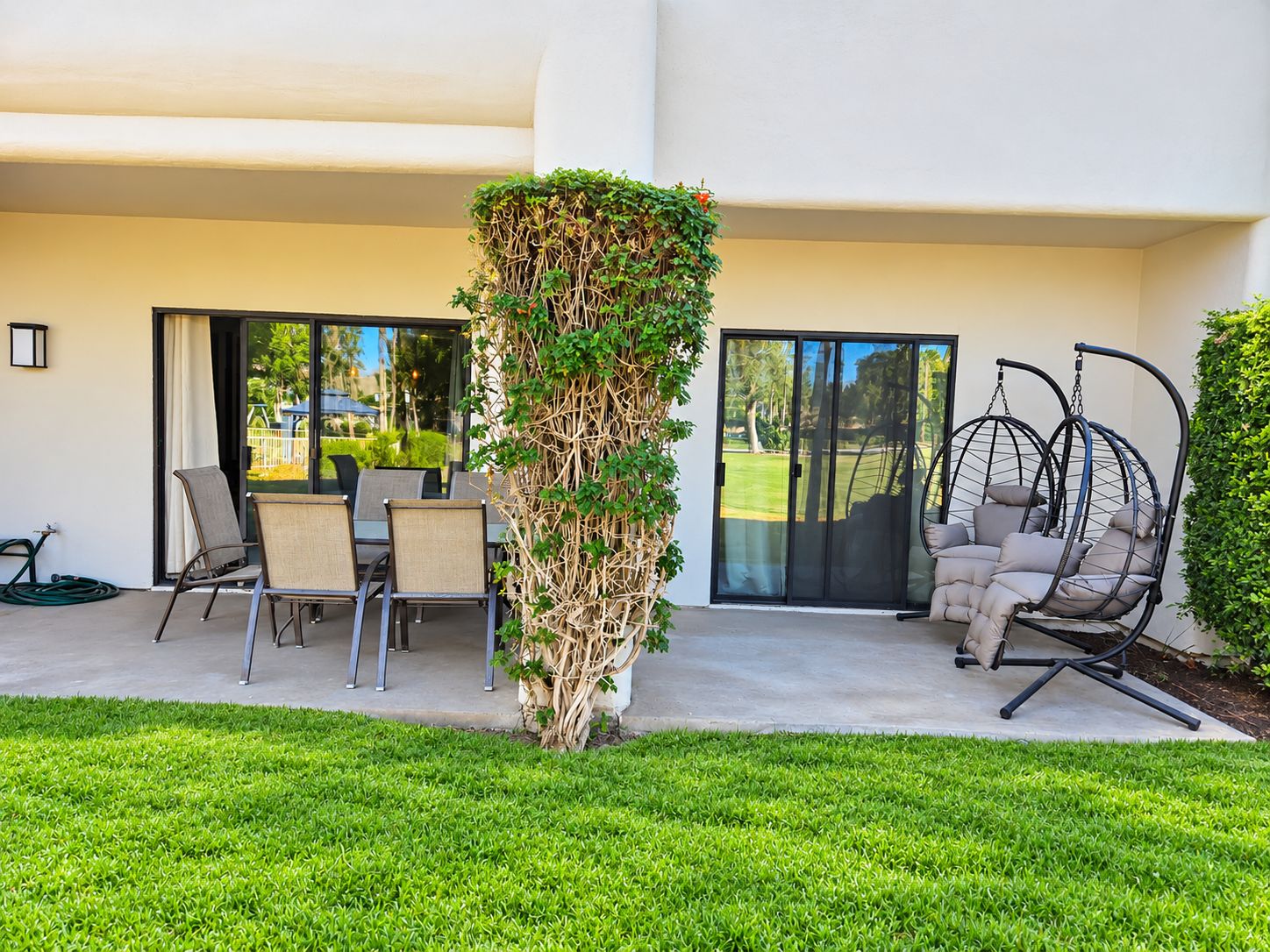 #488 – 2-BEDROOM W/ DINING ROOM or 3rd GUEST ROOM CONDO, REMODELED AND BEAUTIFUL – AVAILABLE:  JAN 2027