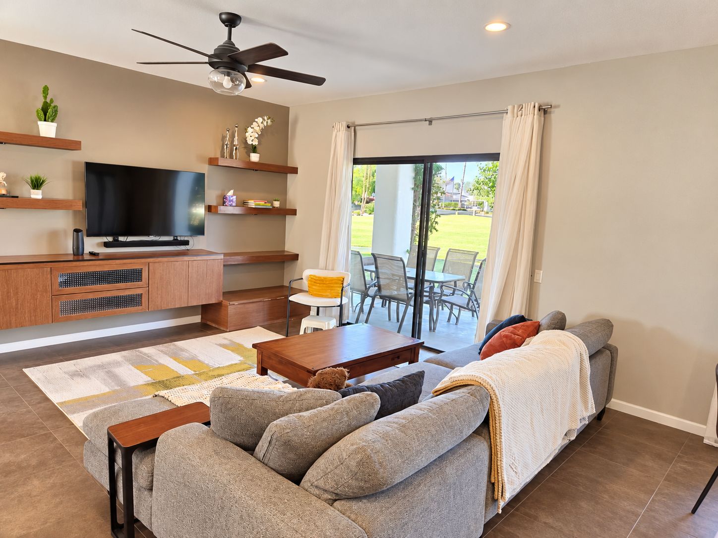 #488 – 2-BEDROOM W/ DINING ROOM or 3rd GUEST ROOM CONDO, REMODELED AND BEAUTIFUL – AVAILABLE:  JAN 2027