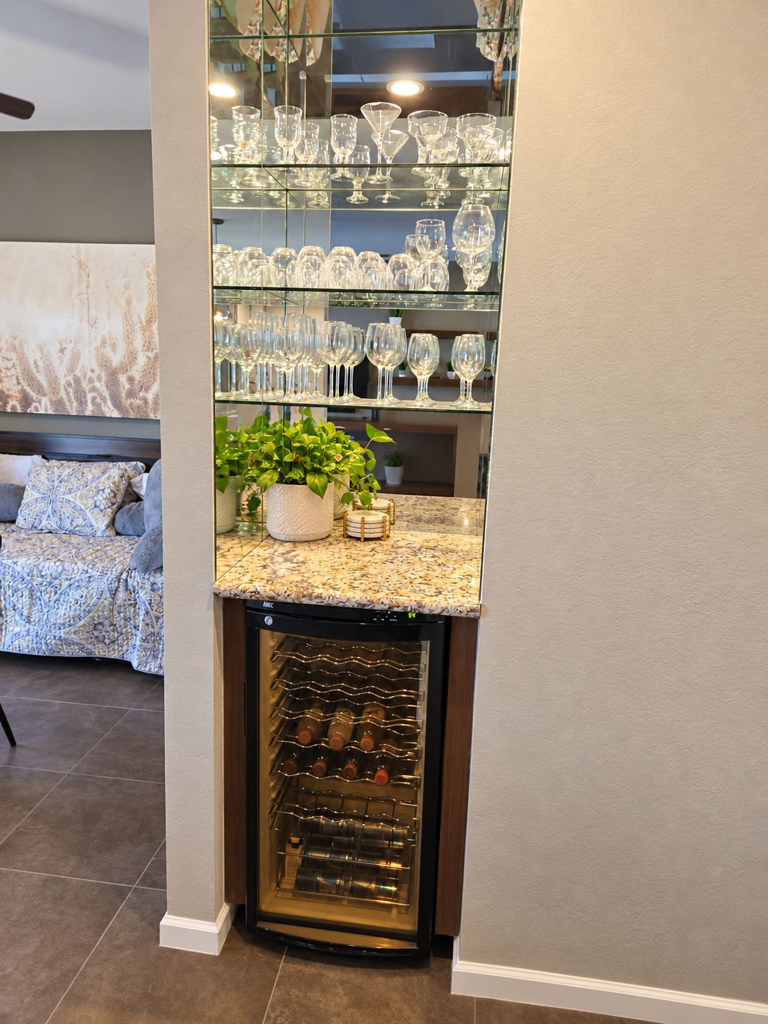 #488 – 2-BEDROOM W/ DINING ROOM or 3rd GUEST ROOM CONDO, REMODELED AND BEAUTIFUL – AVAILABLE:  JAN 2027
