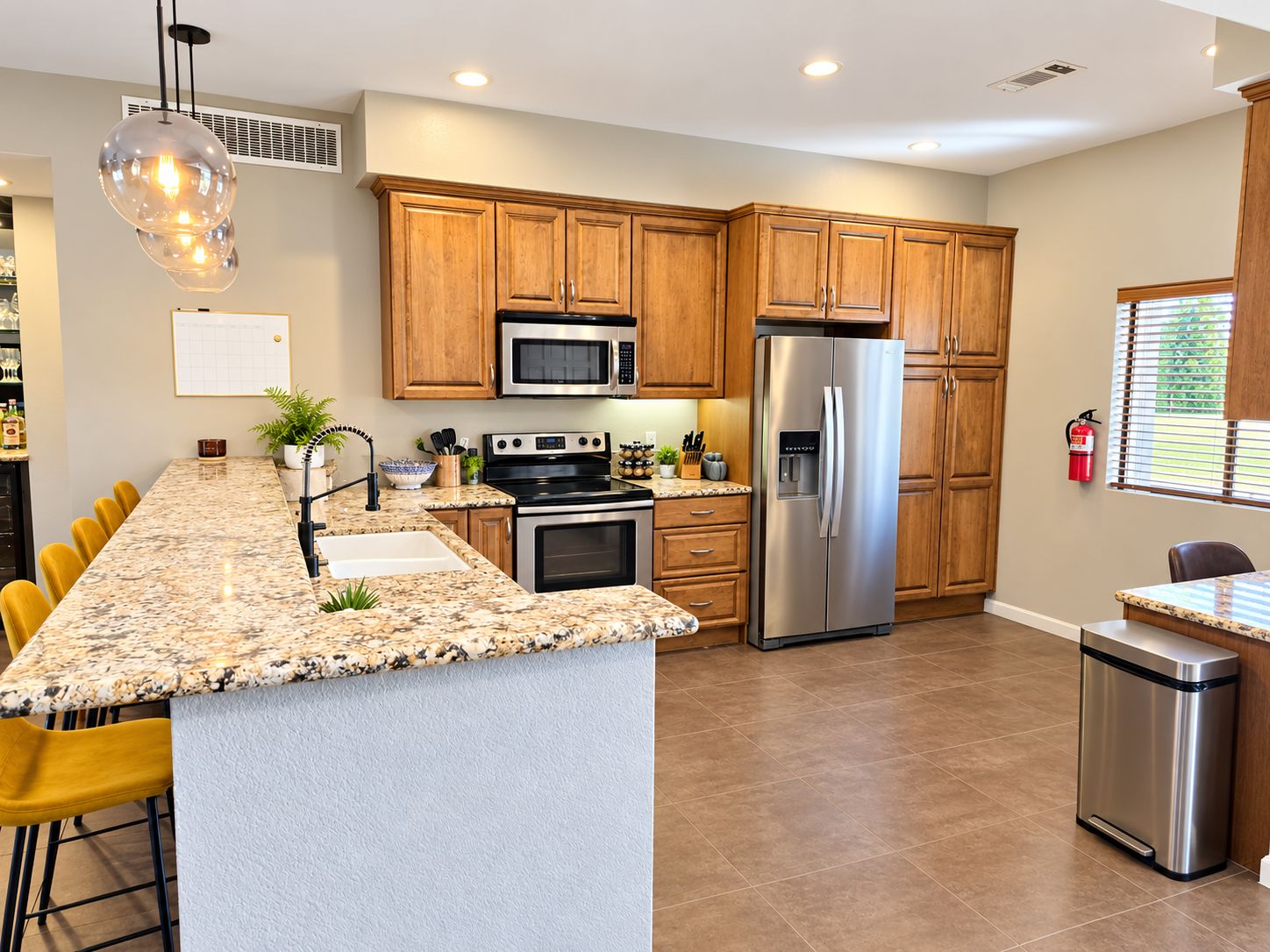 #488 – 2-BEDROOM W/ DINING ROOM or 3rd GUEST ROOM CONDO, REMODELED AND BEAUTIFUL – AVAILABLE:  JAN 2027