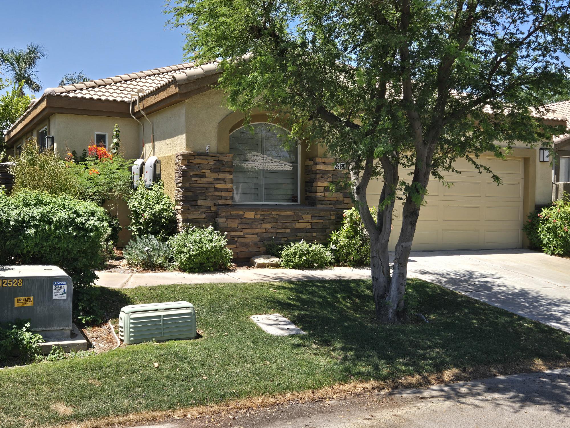 #691 – REDUCTION IN RENT FOR DEC AND JANUARY – 3 Bedroom – Amazing Pool/Spa Villa Rental – AVAILABLE:   SUMMER 2026, NOV-DEC-JAN and APRIL 2027