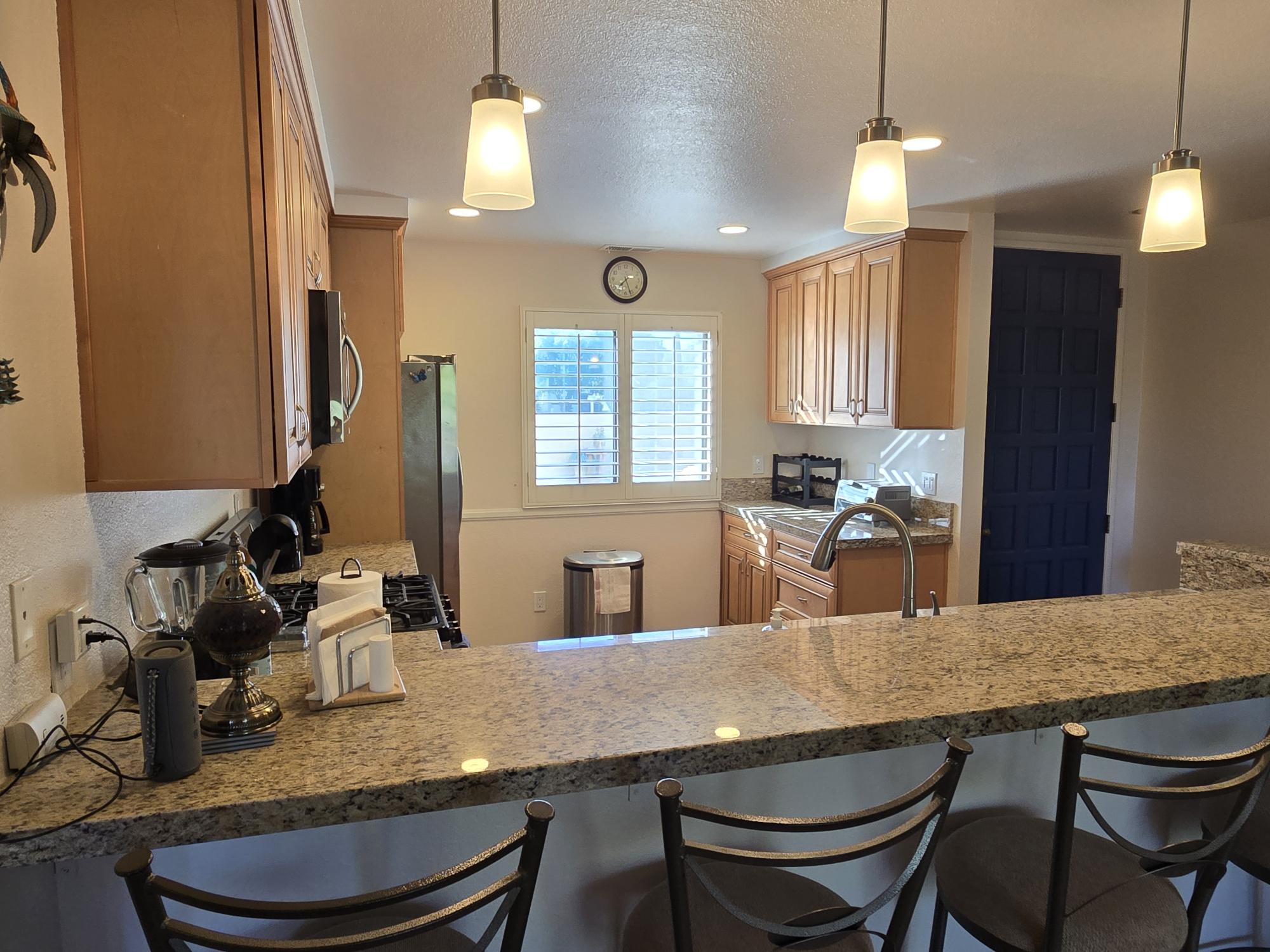 #621  BEAUTIFULLY REMODELED 3 BEDROOM CONDO-END UNIT – AVAILABLE:  JAN-APRIL