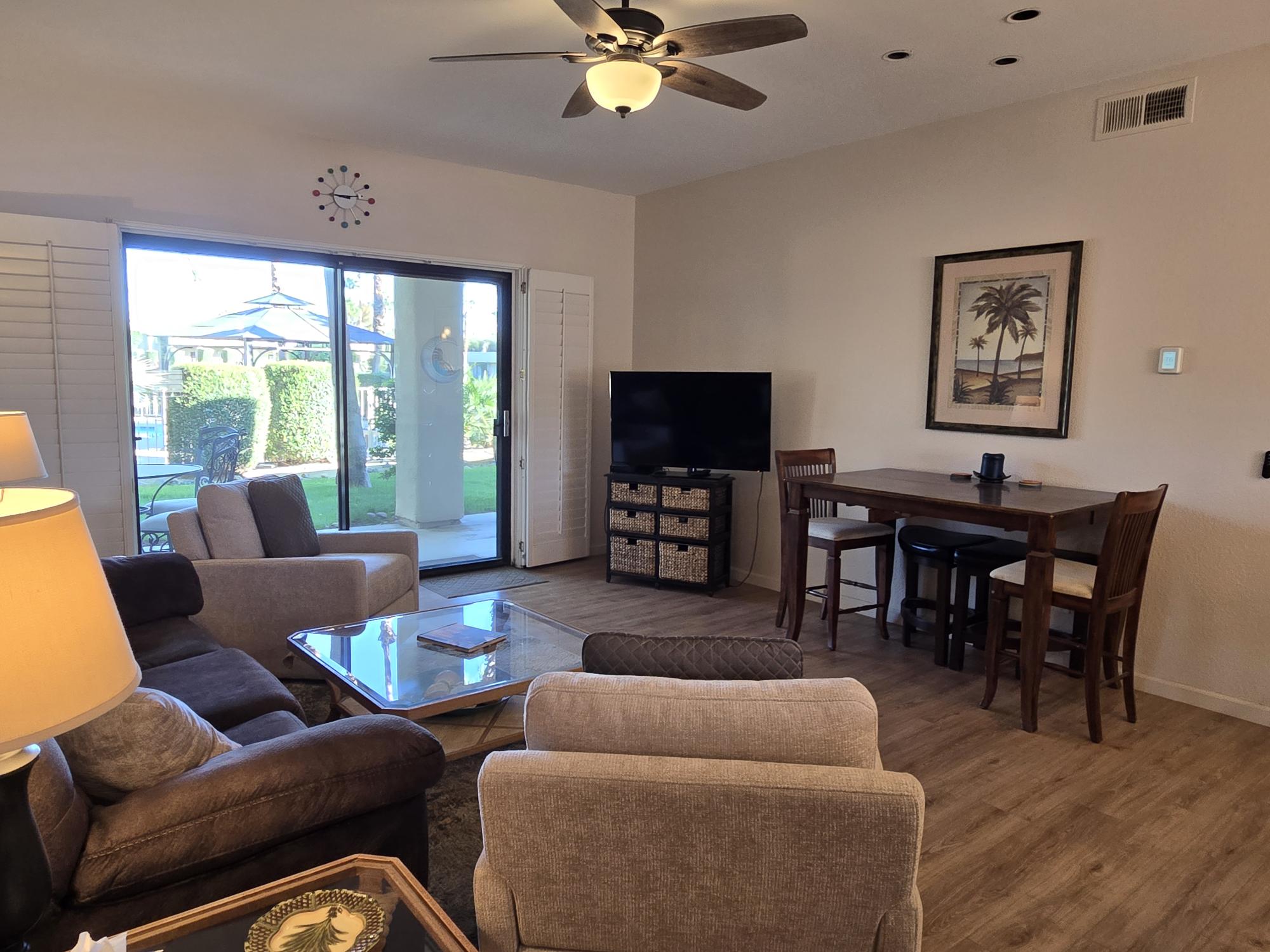 #621  BEAUTIFULLY REMODELED 3 BEDROOM CONDO-END UNIT – AVAILABLE:  JAN-APRIL