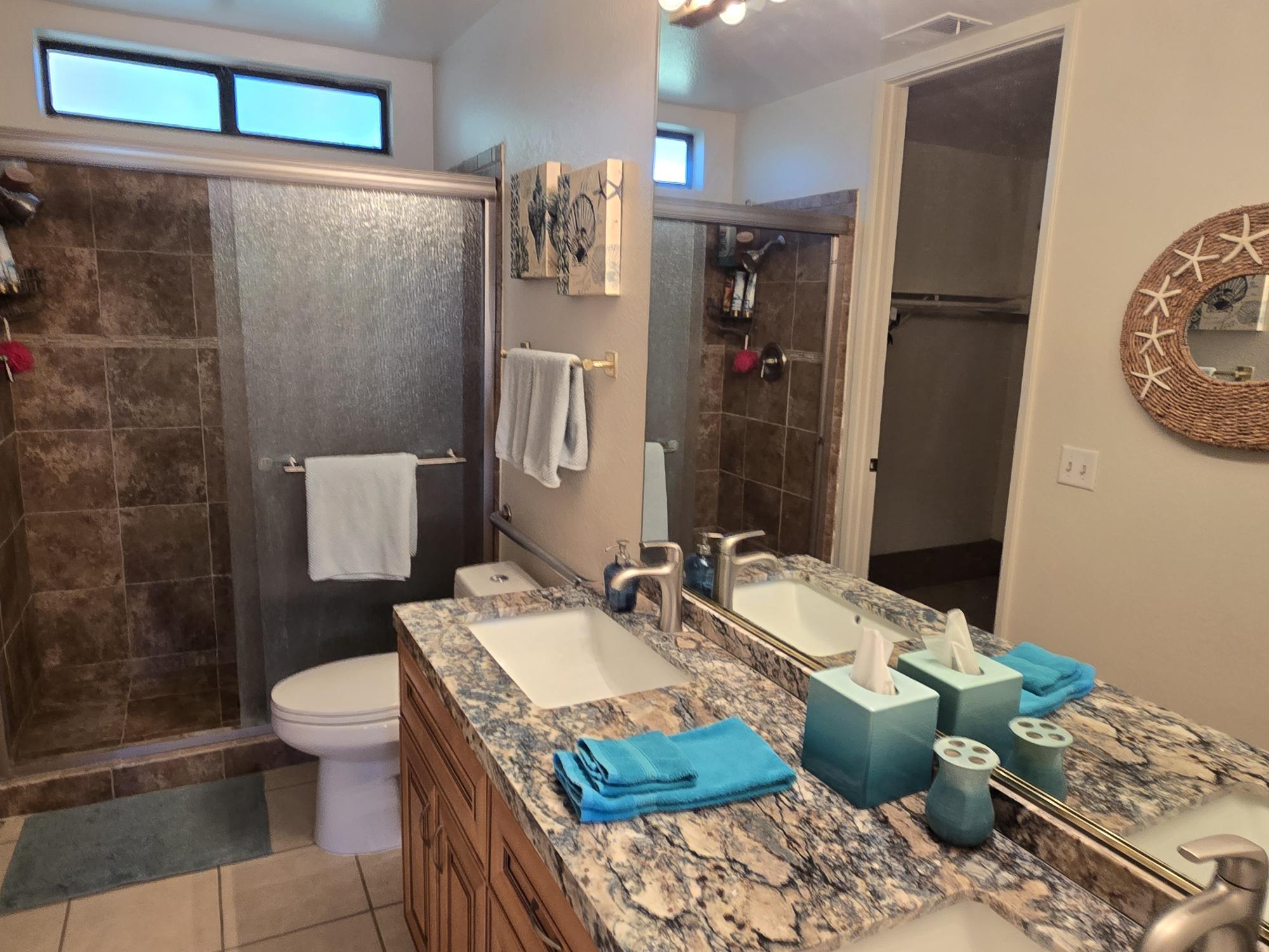 #621  BEAUTIFULLY REMODELED 3 BEDROOM CONDO-END UNIT – AVAILABLE:  JAN-APRIL