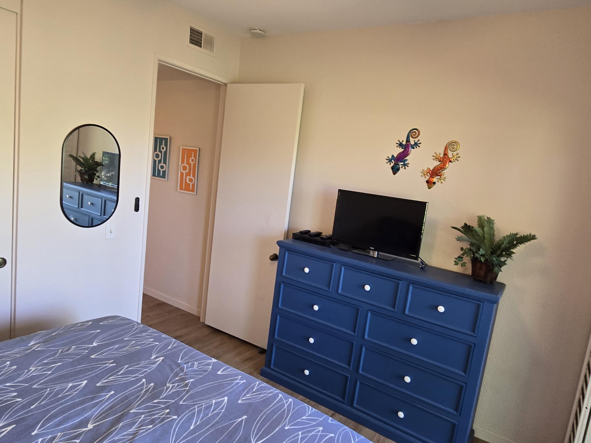 #621  BEAUTIFULLY REMODELED 3 BEDROOM CONDO-END UNIT – AVAILABLE:  JAN-APRIL