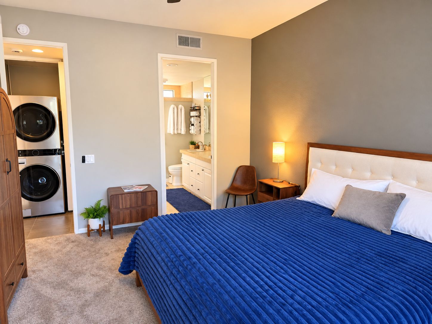 #488 – 2-BEDROOM W/ DINING ROOM or 3rd GUEST ROOM CONDO, REMODELED AND BEAUTIFUL – AVAILABLE:  JAN 2027